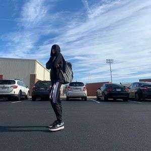 Meet your Posher, Max